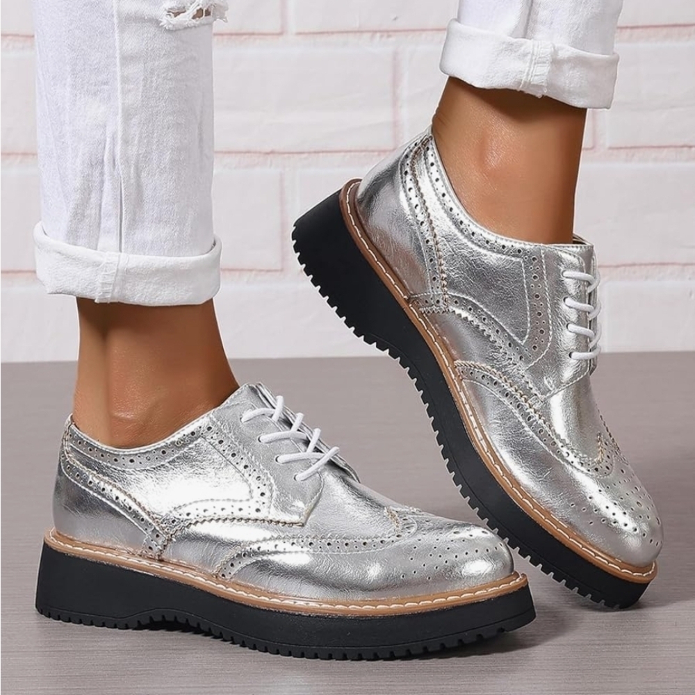 Women's Silver Metallic Oxford Platform Shoes Wingtip Lace Up Size 5 New